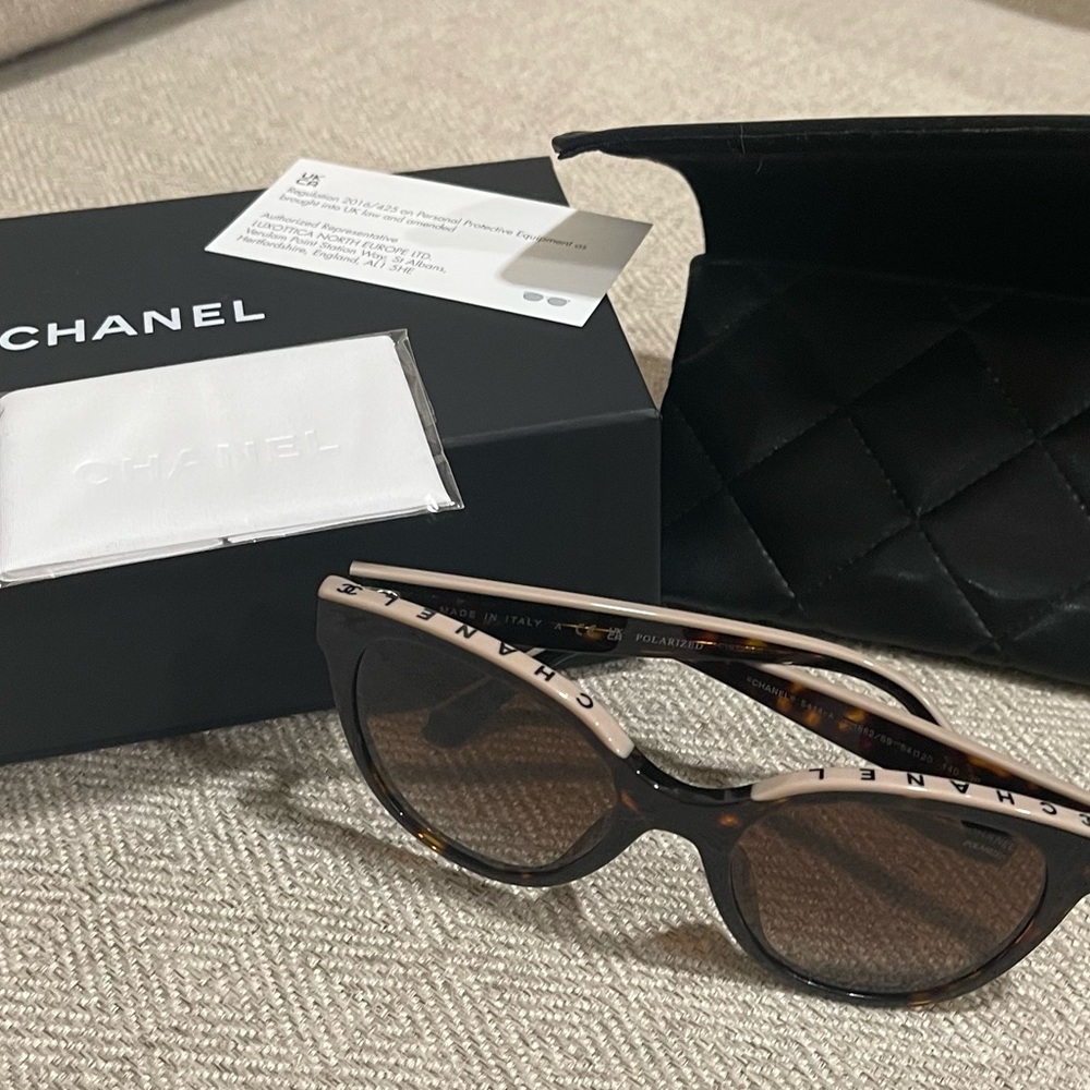 CHANEL 5414 Women’s Butterfly Sunglasses, Brown Tortoise/Beige, Polarized.